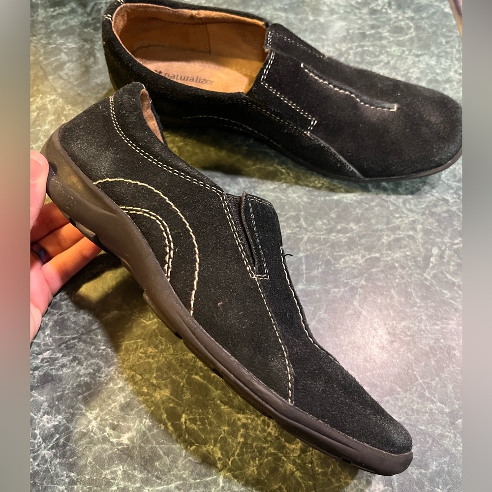 Naturalizer Women’s Fadrina Black Suede Loafers
